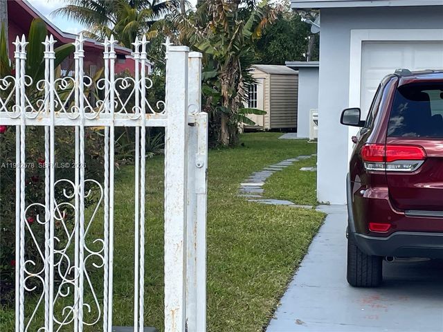 4851 NW 192nd St 1, Miami Gardens, FL 33055