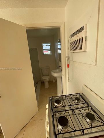 4851 NW 192nd St 1, Miami Gardens, FL 33055