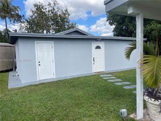 4851 NW 192nd St 1, Miami Gardens, FL 33055