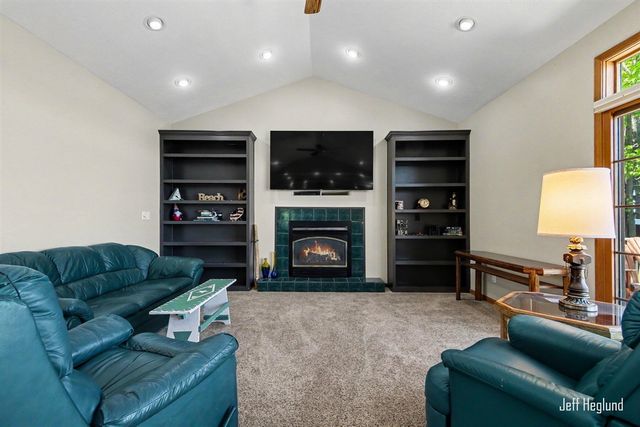 4211 Lynden Road, Shelbyville, MI 49344