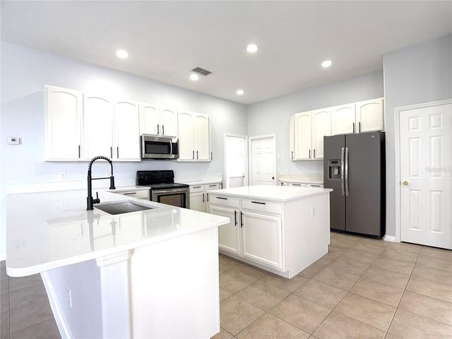 448 COVENTRY ROAD, Davenport, FL 33897