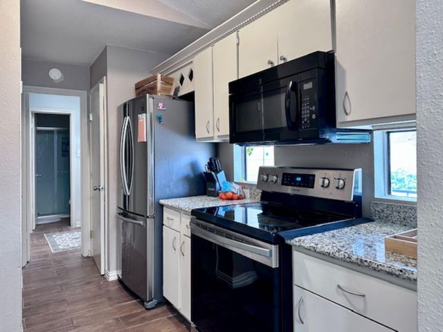 2211 S Kirkwood Road 35, Houston, TX 77077