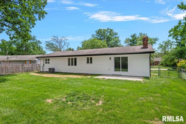 27 Mishawaka Drive, Rochester, IL 62653