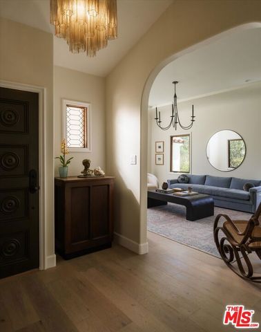 1545 N Benton Way, Los Angeles, CA 90026
