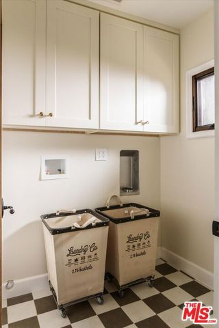 1545 N Benton Way, Los Angeles, CA 90026