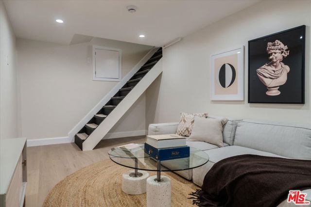1545 N Benton Way, Los Angeles, CA 90026