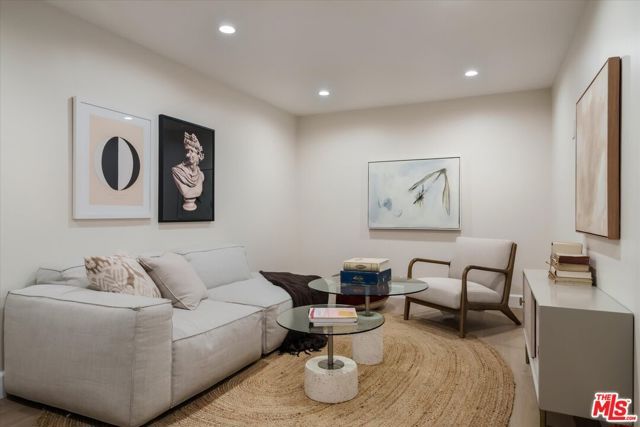 1545 N Benton Way, Los Angeles, CA 90026