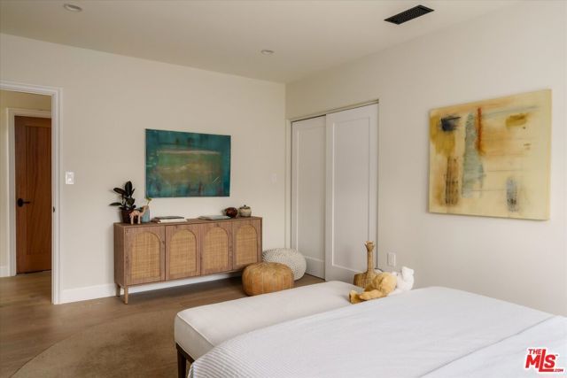 1545 N Benton Way, Los Angeles, CA 90026