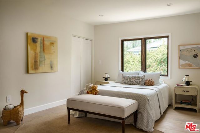 1545 N Benton Way, Los Angeles, CA 90026