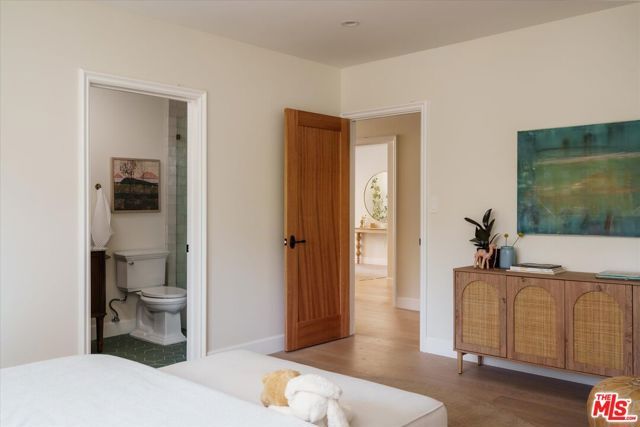 1545 N Benton Way, Los Angeles, CA 90026