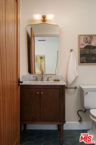 1545 N Benton Way, Los Angeles, CA 90026