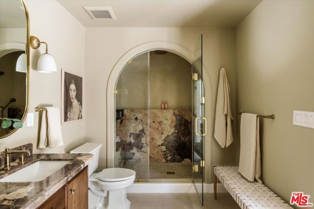 1545 N Benton Way, Los Angeles, CA 90026