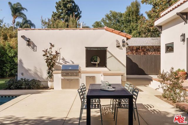 1545 N Benton Way, Los Angeles, CA 90026