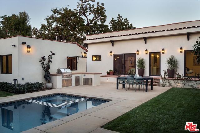 1545 N Benton Way, Los Angeles, CA 90026