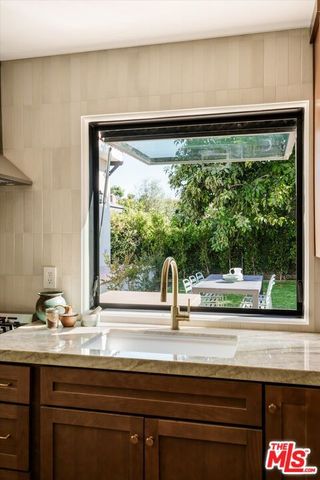 1545 N Benton Way, Los Angeles, CA 90026