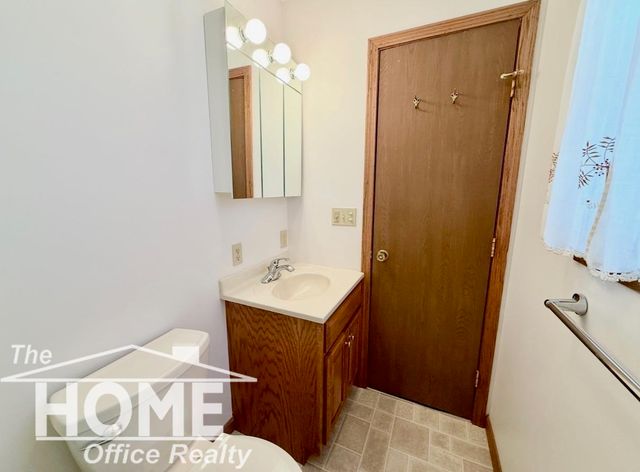 2401 W Beard Road, Perry, MI 48872