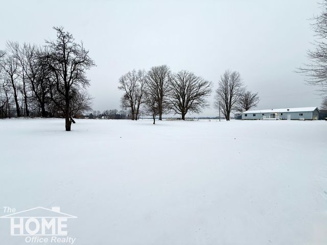 2401 W Beard Road, Perry, MI 48872