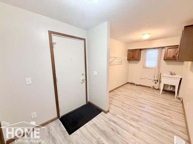 2401 W Beard Road, Perry, MI 48872