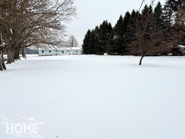 2401 W Beard Road, Perry, MI 48872