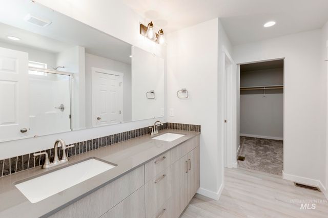 8259 E Bright Angel Dr, Nampa, ID 83687