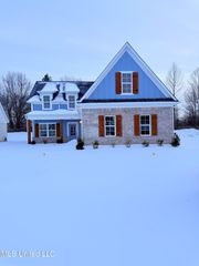 6065 Hickory Point Drive, Walls, MS 38680