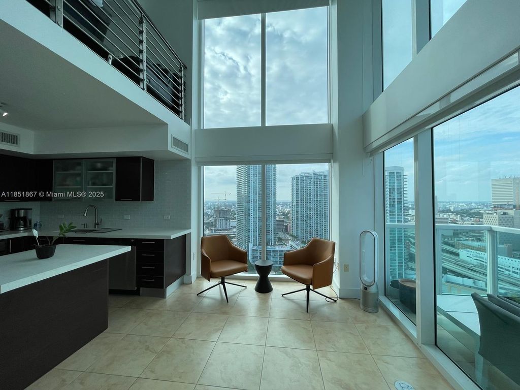41 SE 5th St 1917, Miami, FL 33131