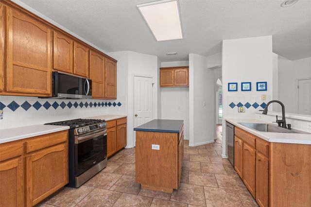 104 Whitechapel CT, Cedar Park, TX 78613