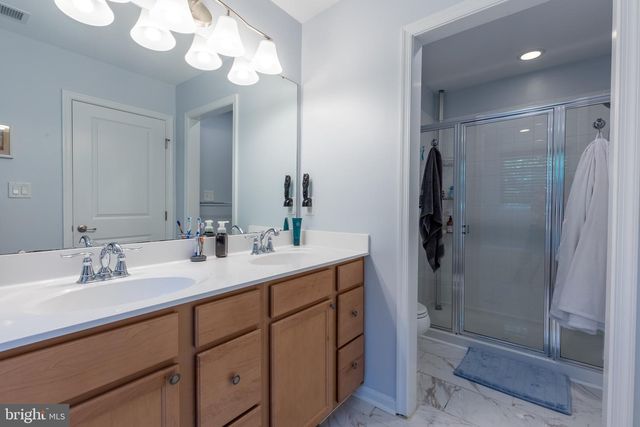 220 GENERAL GREY CT, Newark, DE 19702