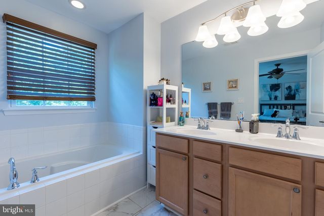 220 GENERAL GREY CT, Newark, DE 19702