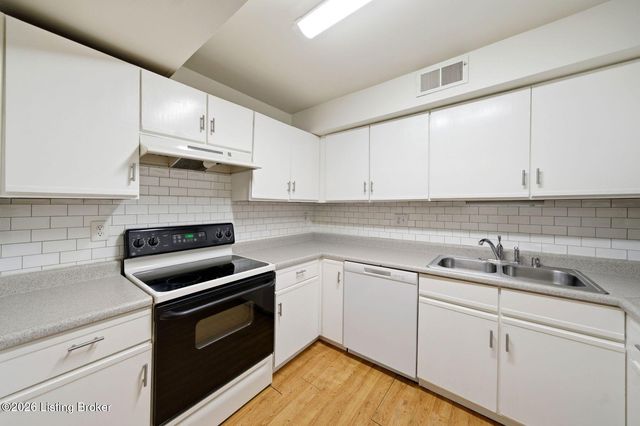 1125 S 1st St 10, Louisville, KY 40203