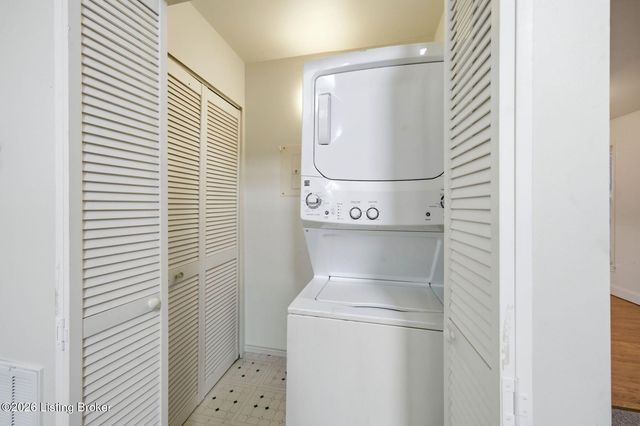 1125 S 1st St 10, Louisville, KY 40203