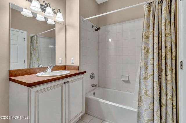 232 Sophee Lane, Lakewood, NJ 08701