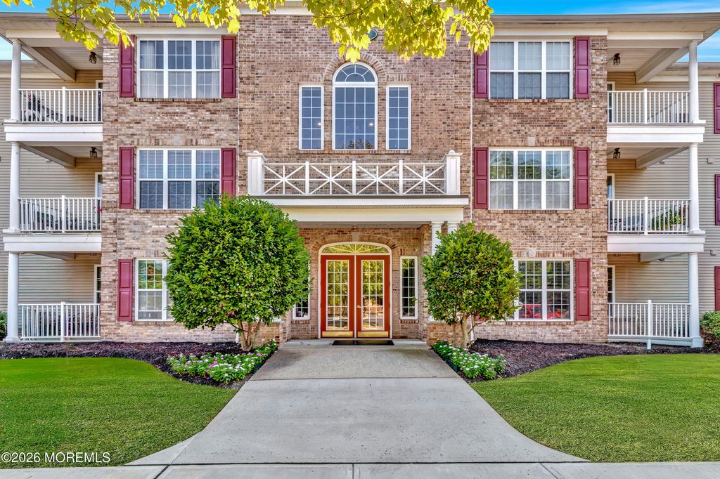 232 Sophee Lane, Lakewood, NJ 08701