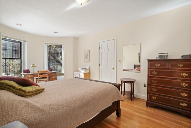 29 Holyoke St 1, Boston, MA 02116