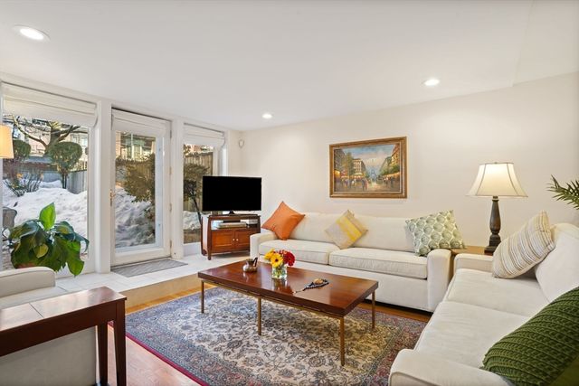 29 Holyoke St 1, Boston, MA 02116