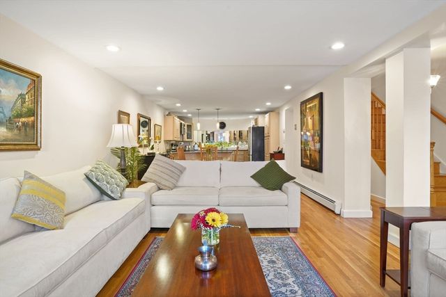 29 Holyoke St 1, Boston, MA 02116