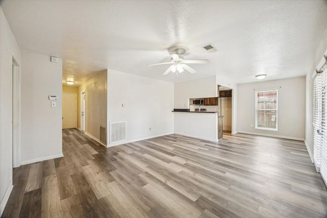 135 Mill Stream Lane, Houston, TX 77060