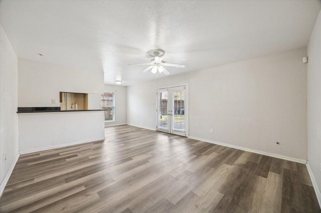 135 Mill Stream Lane, Houston, TX 77060