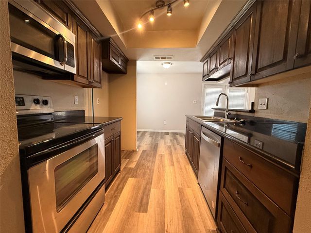 135 Mill Stream Lane, Houston, TX 77060