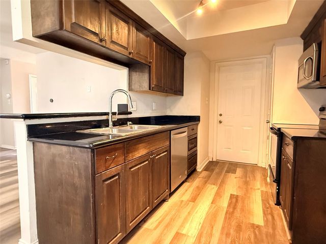 135 Mill Stream Lane, Houston, TX 77060