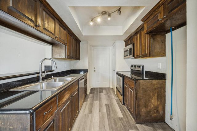 135 Mill Stream Lane, Houston, TX 77060