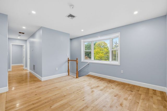 118 Washington St 118, Melrose, MA 02176
