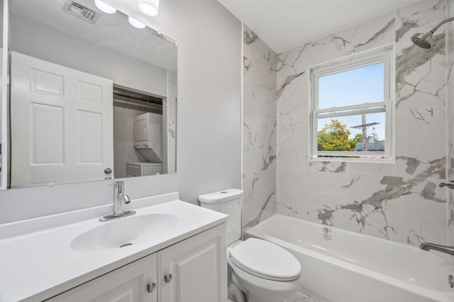 118 Washington St 118, Melrose, MA 02176