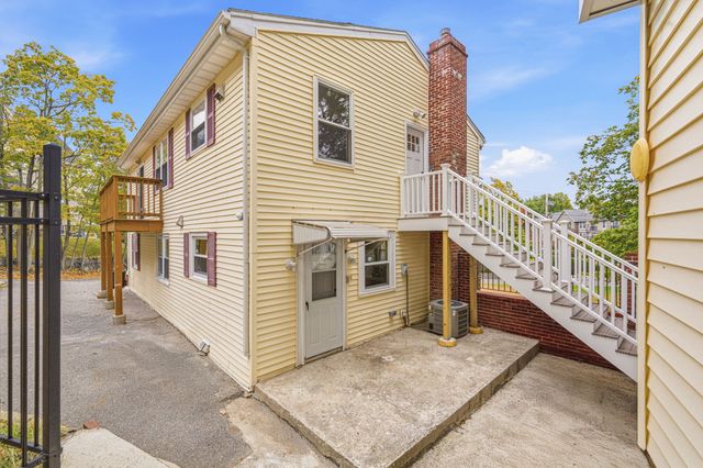 118 Washington St 118, Melrose, MA 02176