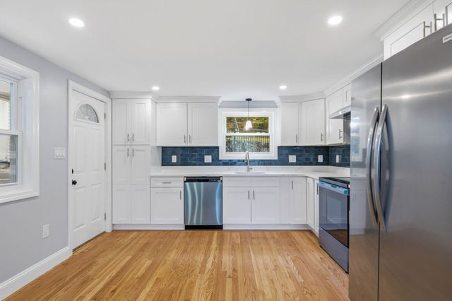 118 Washington St 118, Melrose, MA 02176