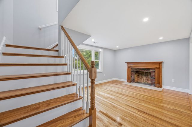 118 Washington St 118, Melrose, MA 02176