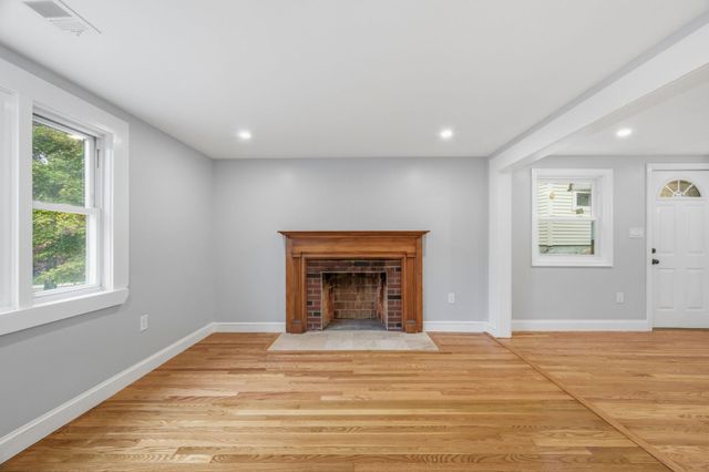 118 Washington St 118, Melrose, MA 02176