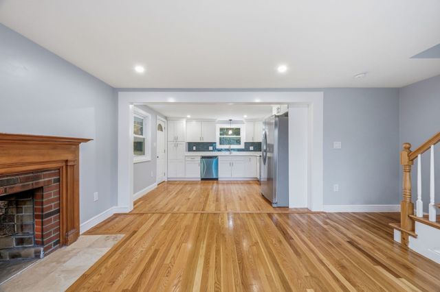 118 Washington St 118, Melrose, MA 02176