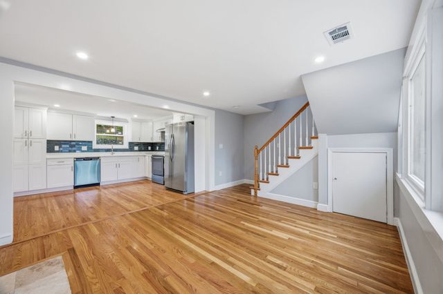 118 Washington St 118, Melrose, MA 02176