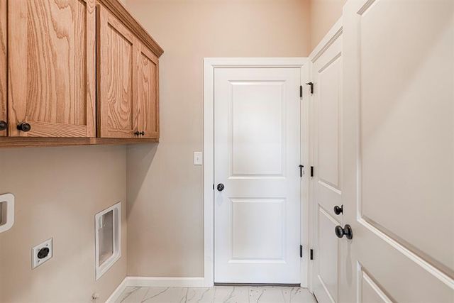 609 N Fox Way, Mustang, OK 73064